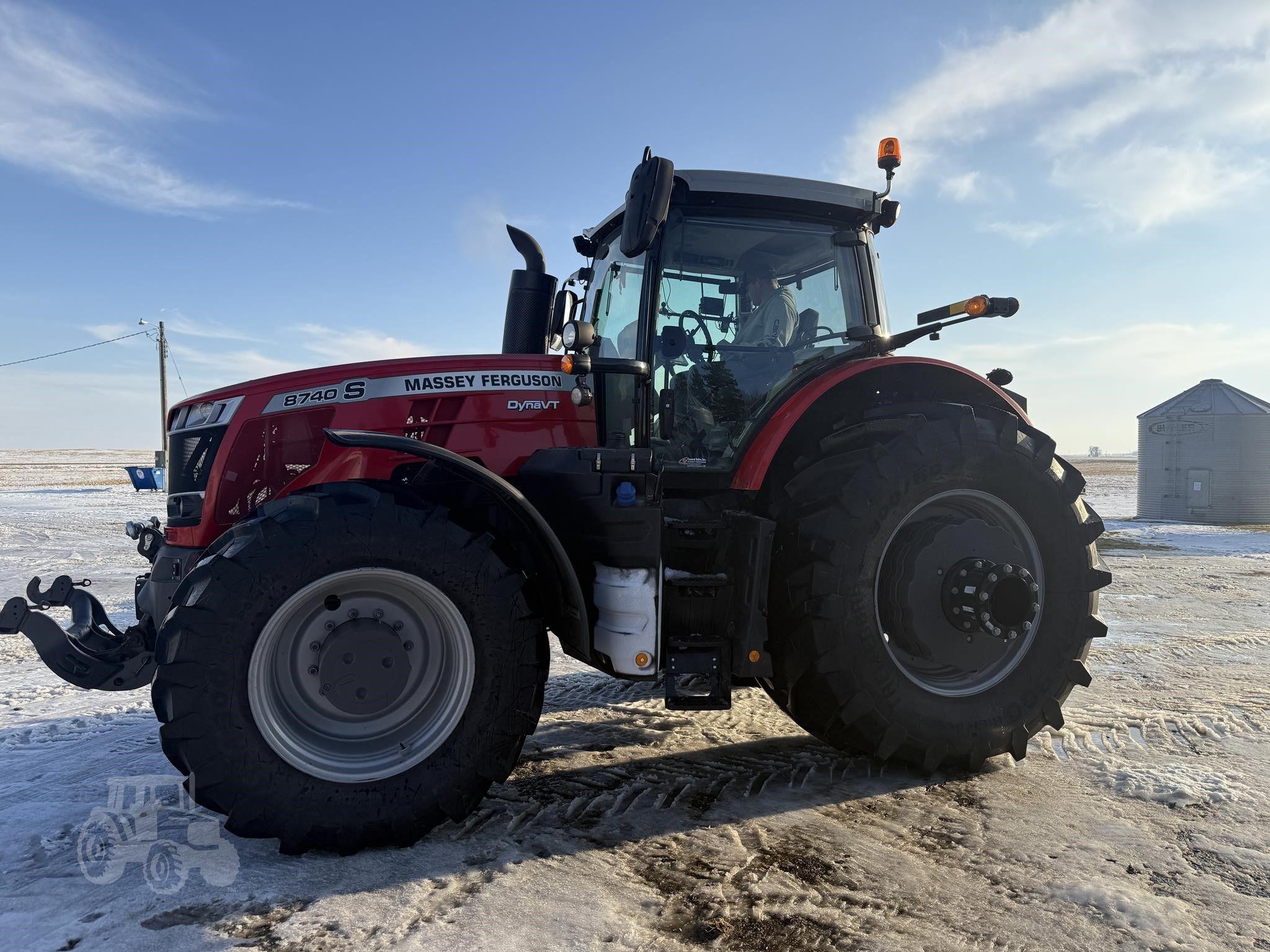 2022 MASSEY FERGUSON 8740S image 4