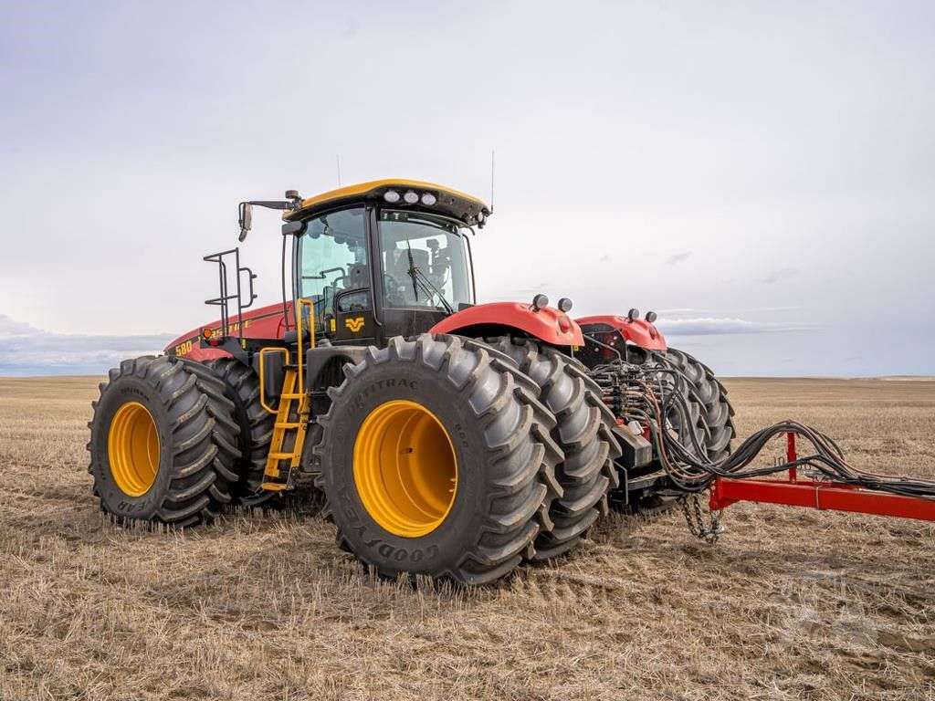 2025 VERSATILE 580 image 8