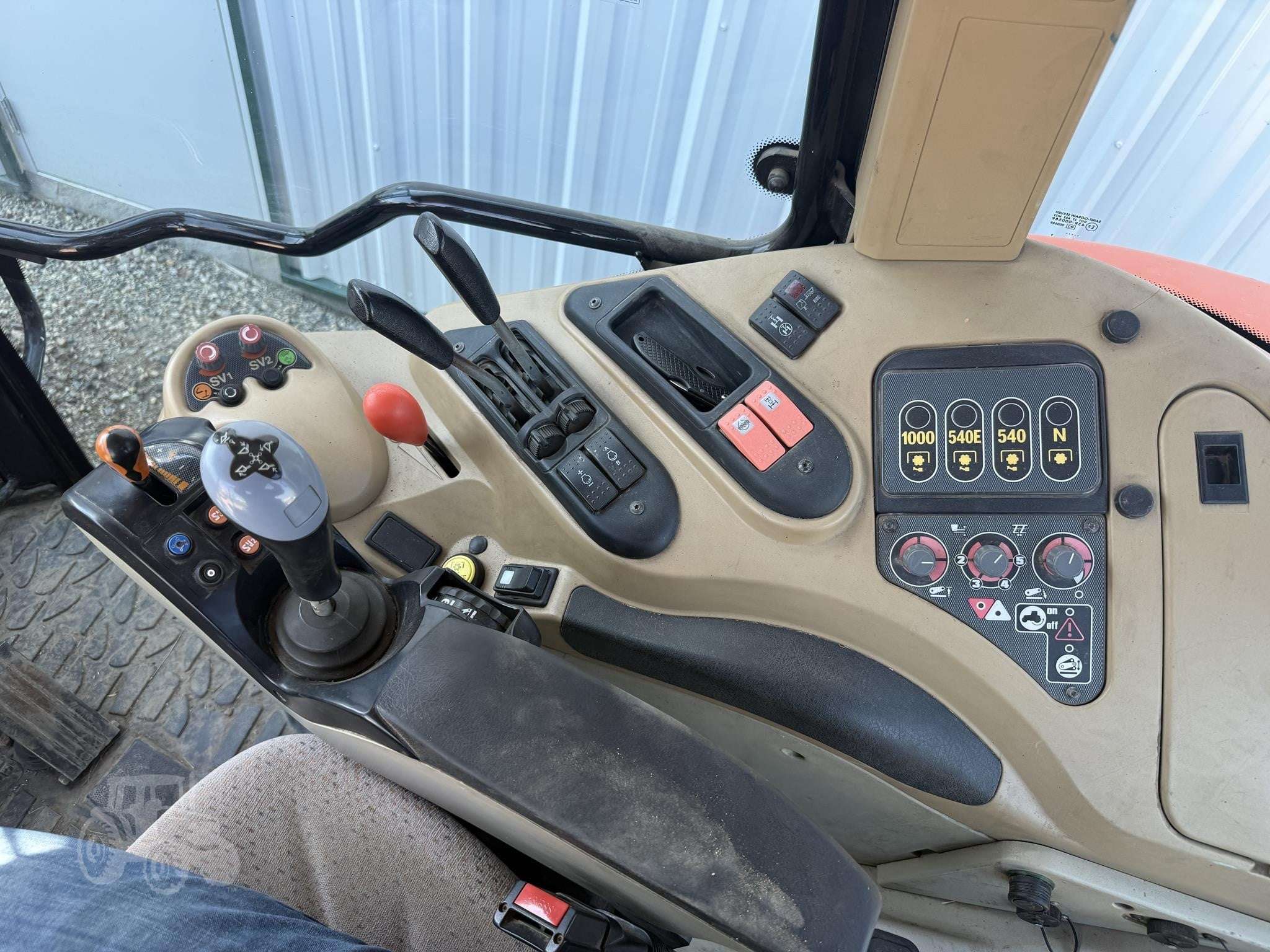 2007 AGCO RT120A image 17