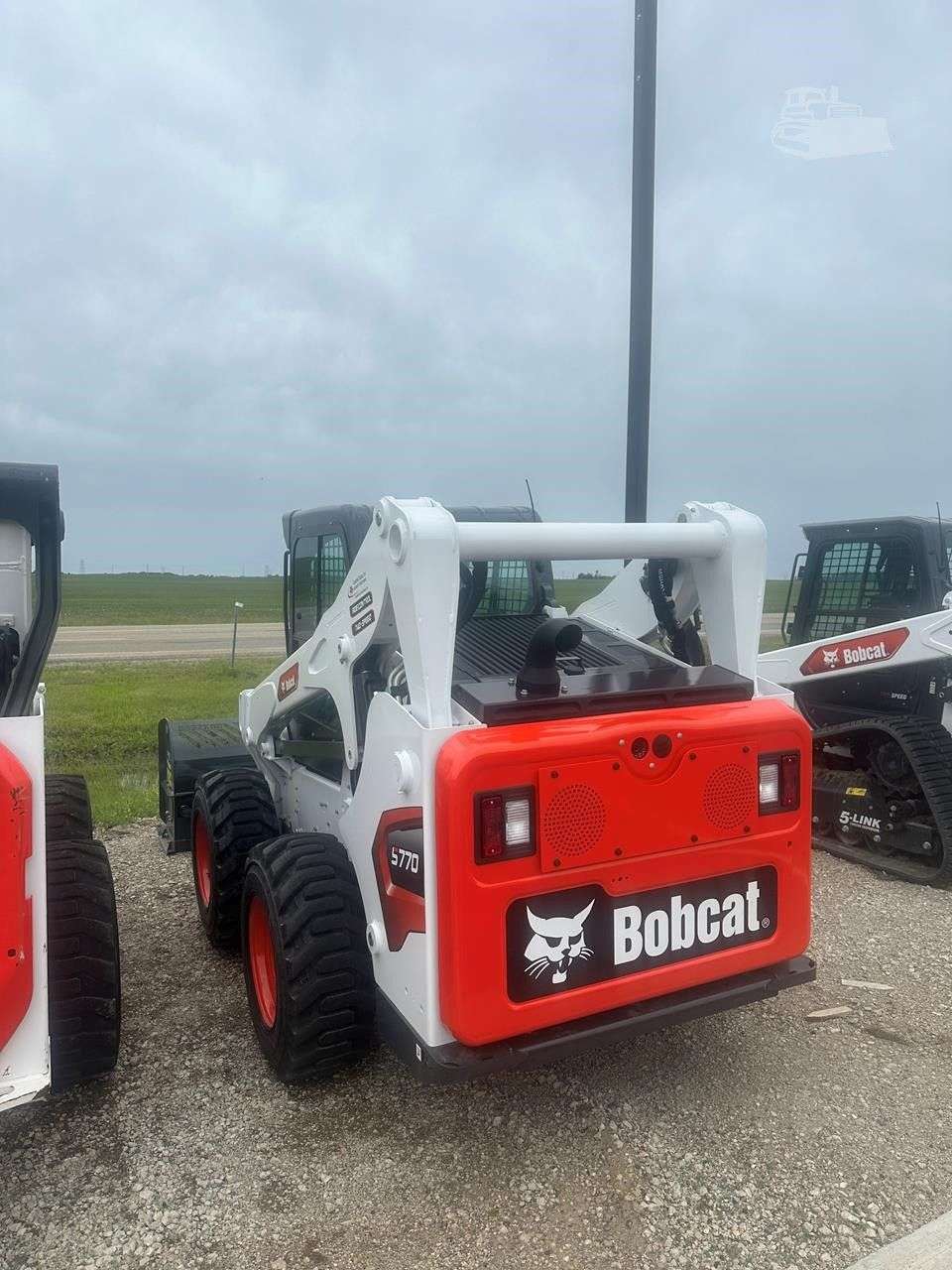 2025 BOBCAT S770 image 5
