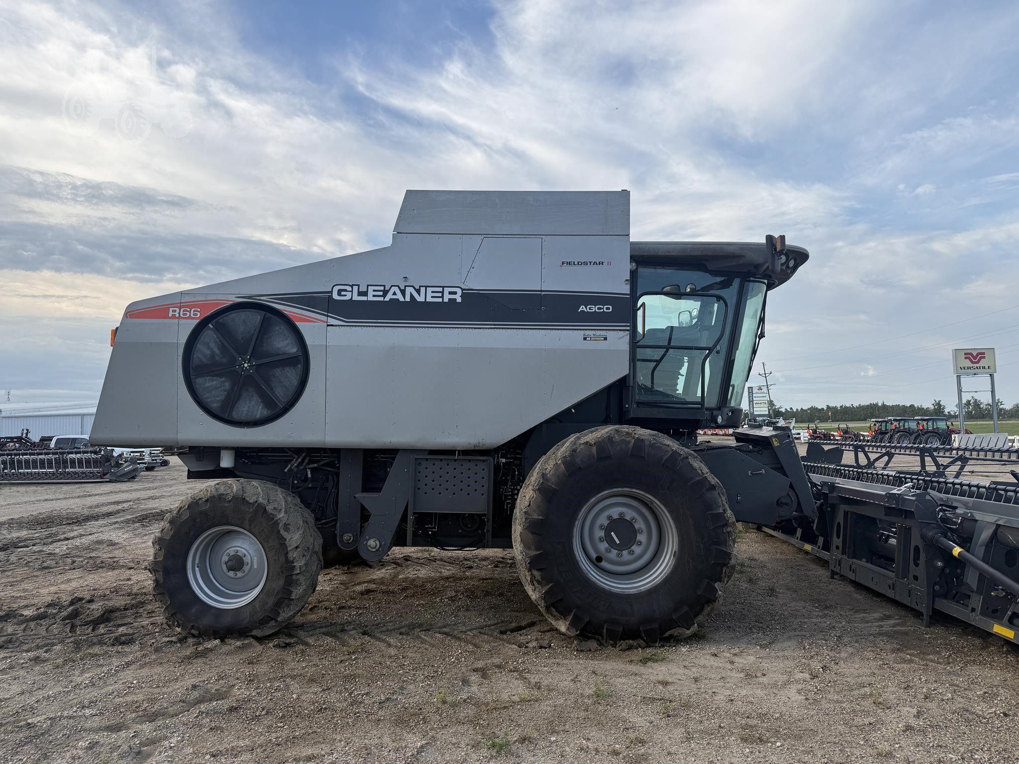 2009 GLEANER R66 image 4