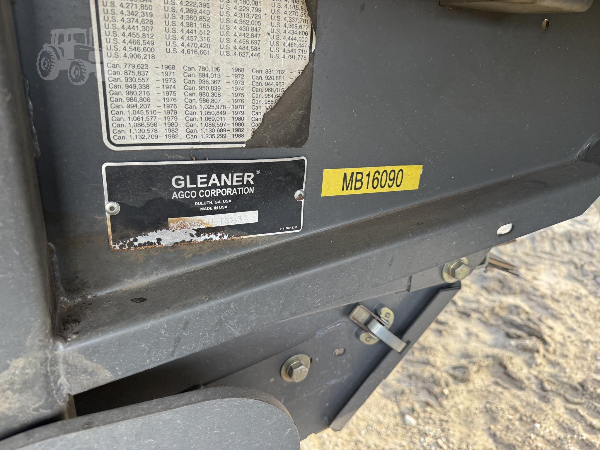 2009 GLEANER R66 image 16