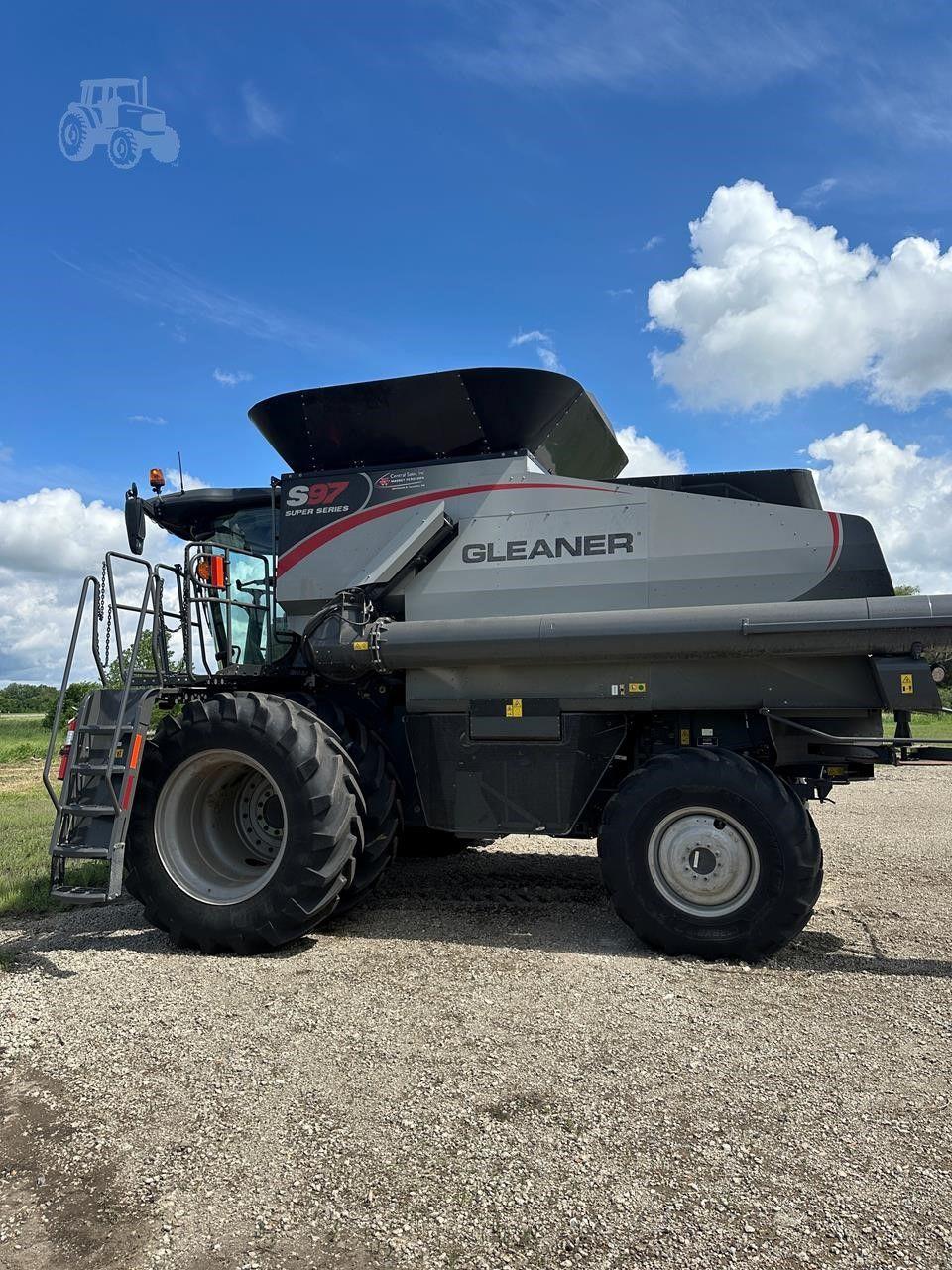 2024 GLEANER S97 image 2